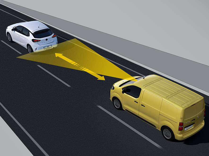 Вид зверху на новий Opel Vivaro на дорозі з акцентом на систему попередження про зіткнення